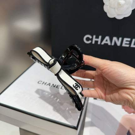 CHANEL 26S BOW HAIR CLIP IN WHITE RIBBON 512097