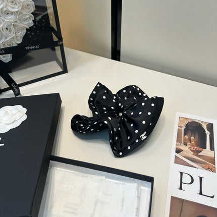 CHANEL 26S HAIR TIE IN BLACK WITH BEIGE POLKA DOT PATTERN 505327