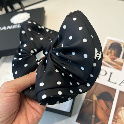 CHANEL 26S HAIR TIE IN BLACK WITH BEIGE POLKA DOT PATTERN 505327