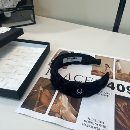 CHANEL 26S WIDE HEADBAND IN BLACK LACE FABRIC 505329