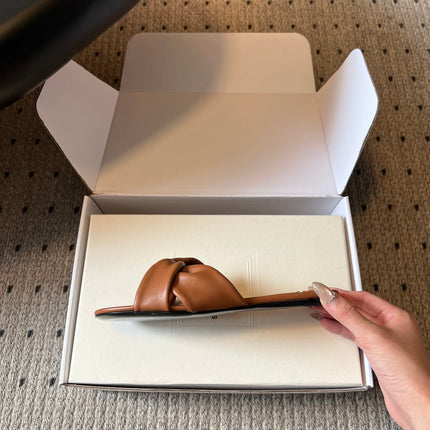 YSL 26S TWISTED-STRAP FLAT SANDALS IN  BROWN LAMBSKIN