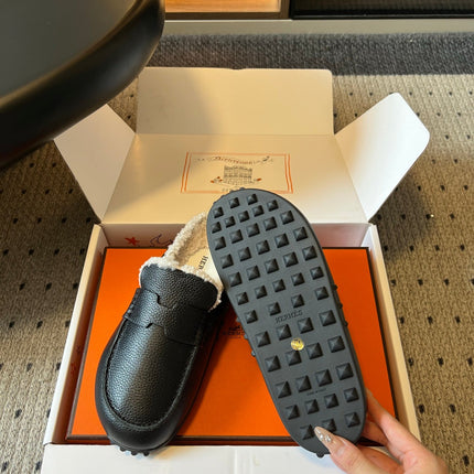 HM 26S DESTIN MULES IN BLACK CALFSKIN