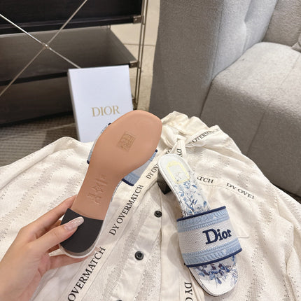 DIOR 26S DWAY FLOWER EDITION HIGH-HEEL SLIDES IN WHITE AND SKY BLUE FABRIC
