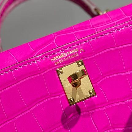 HERMES 25S MINI KELLY 19 IN DEEP MAGENTA CALFSKIN GOLD HARDWARE