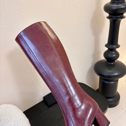 YSL 26S KNEE-HIGH HEELED BOOTS IN DARK RED SHINY CALFSKIN
