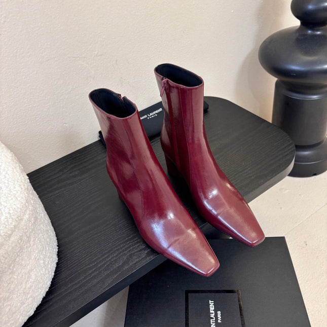 YSL 26S HEELED ANKLE BOOTS IN DARK RED SHINY CALFSKIN