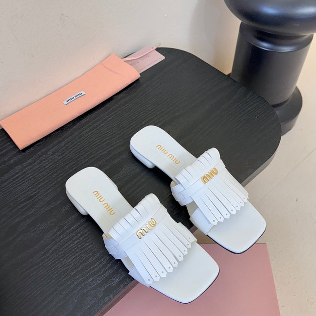 MIUMIU 26S FLAT SLIPPERS IN WHITE CALFSKIN