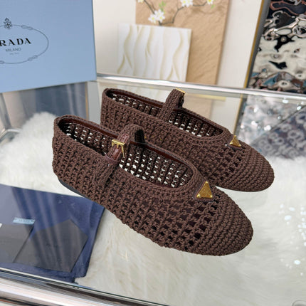 PRADA 26S MARY JANE FLATS IN DARK BROWN WOVEN RAFFIA WITH TRIANGLE LOGO