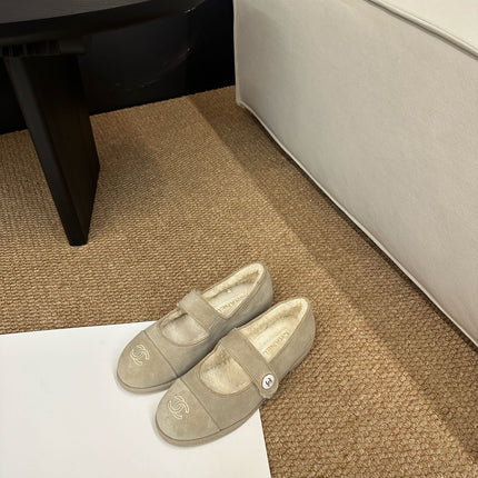 CHANEL 26S MARY JANE FLATS IN BEIGE SUEDE SHEARLING LINING CC LOGO