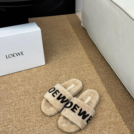 LOEWE 26S FLUFFY SLIDE SANDALS IN LIGHT BROWN SHEARLING LOGO