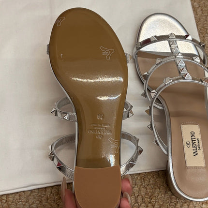 VALENTINO 26S ROCKSTUD HIGH HEEL SANDALS IN SILVER CALFSKIN