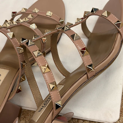 VALENTINO 26S ROCKSTUD HIGH HEEL SANDALS IN BLUSH NUDE CALFSKIN