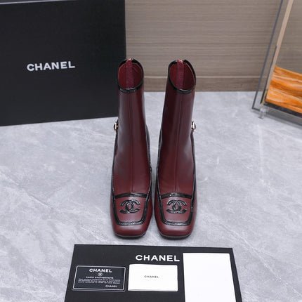 CHANEL 26S ANKLE BOOTS 80 MM IN BURGUNDY CALFSKIN WITH BLACK PATENT LEATHER TRIM AND CC LOGO ON TOE CAP