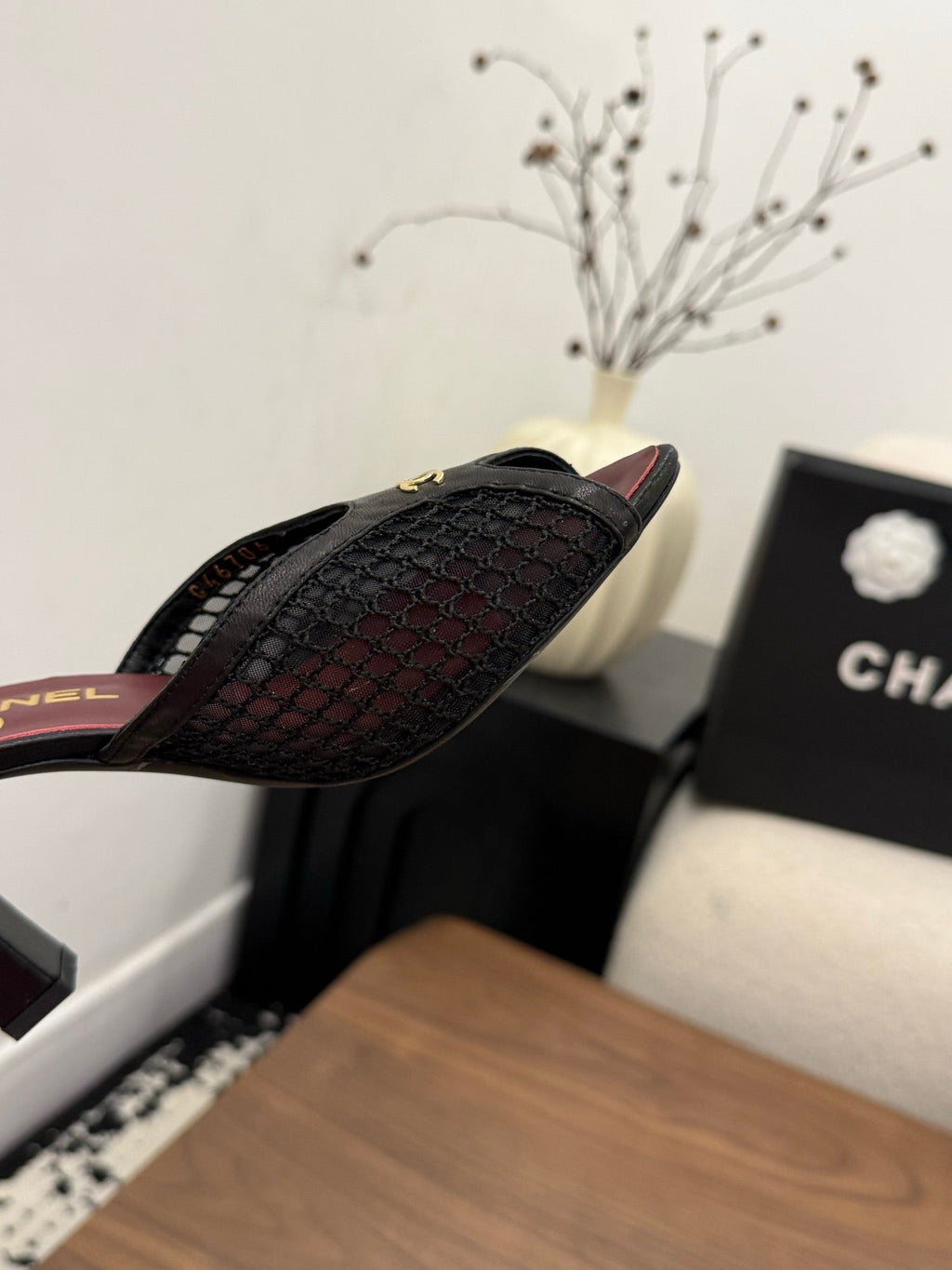 26S COCO BEACH MULES IN BLACK MESH AND FARBIC