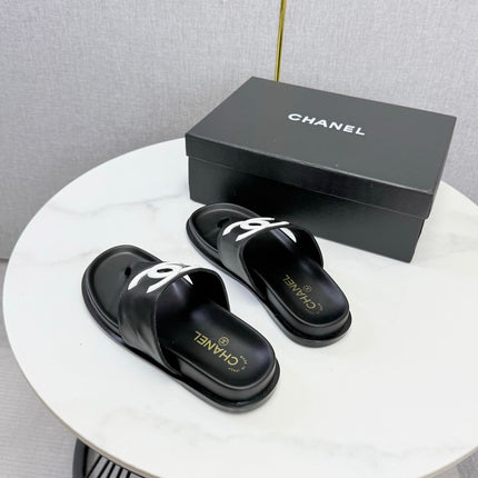 CHANEL 26S CC THONG SLIDES IN BLACK LAMBSKIN