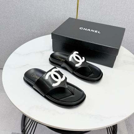 CHANEL 26S CC THONG SLIDES IN BLACK LAMBSKIN