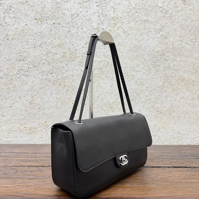 CHANEL 26S SHOULDER BAG 40 IN BLACK LAMBSKIN GRAINED