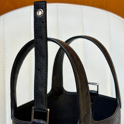 HM 25S PICOTIN LOCK 14 CM IN BLACK OSTRICH WITH SILVER HARDWARE