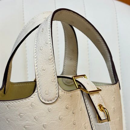 HM 25S PICOTIN LOCK 14 CM IN CREAM WHITE OSTRICH WITH GOLD HARDWARE