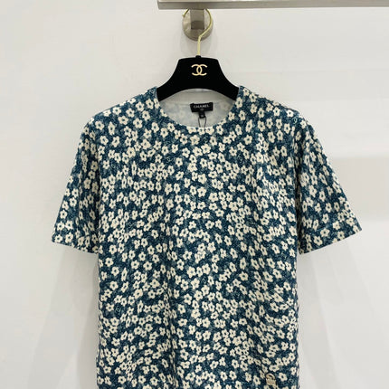 Chanel T-shirts and cut-and-sewn tops 229466