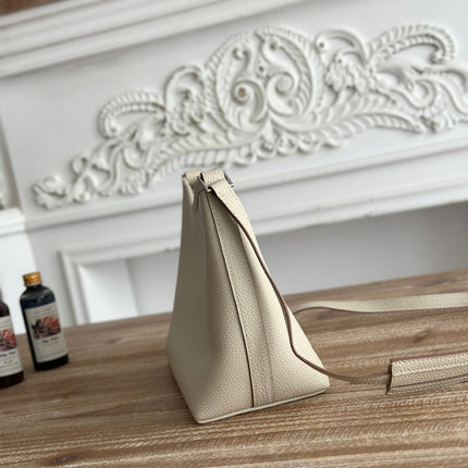 HM 25S BERLINGOT 24 CM IN CREAM WHITE LAMBSKIN