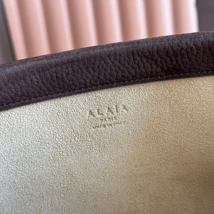 ALAIA 26S LE CLICK BAG 30 IN DARK BROWN GRAINED CALFSKIN