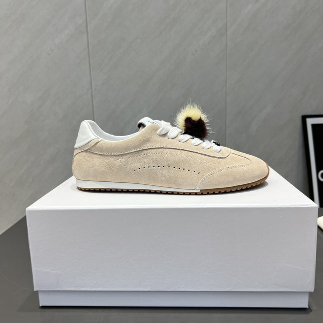 ALO 25S SUNSET SNEAKER IN BEIGE SUEDE WITH PUFF CHARM