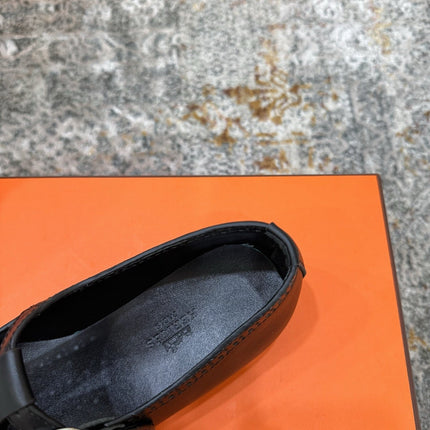 HM 26S PERFORATED BALLET FLATS IN BLACK CALFSKIN