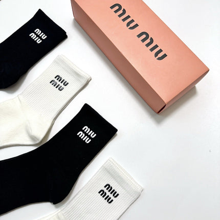 MIUMIU 26S CREW SOCKS 410296 (1 BOX)
