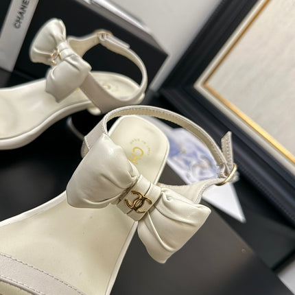 MID HEEL SANDALS IN WHITE CALFSKIN WITH BOW