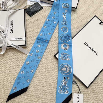 CHANEL 26S TWILLY SCARF 120 IN SILK 372647
