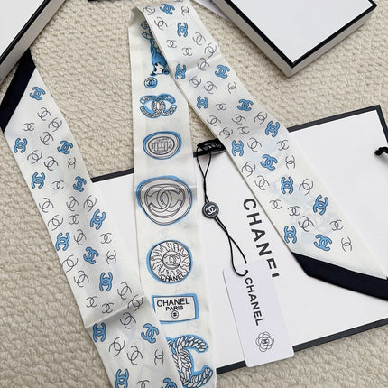 CHANEL 26S TWILLY SCARF 120 IN SILK 372650