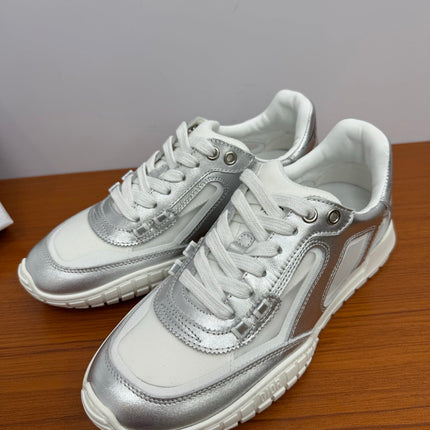 DIOR 26S SNEAKERS IN WHITE AND SILVER CALFSKIN AND MESH