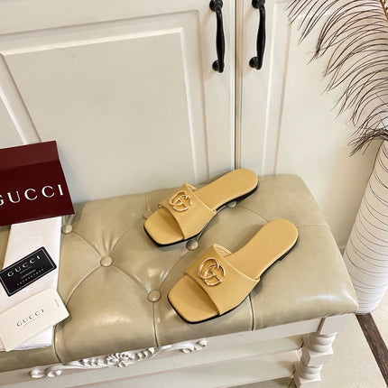 GUCCI 26S SLIDES IN DARK BEIGE CALFSKIN