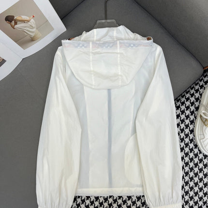 HOODED WINDBREAKER IN WHITE