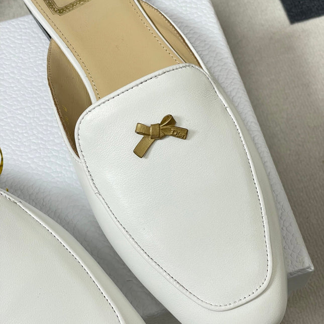 DIOR 26S MULES IN WHITE CALFSKIN WITH BOW