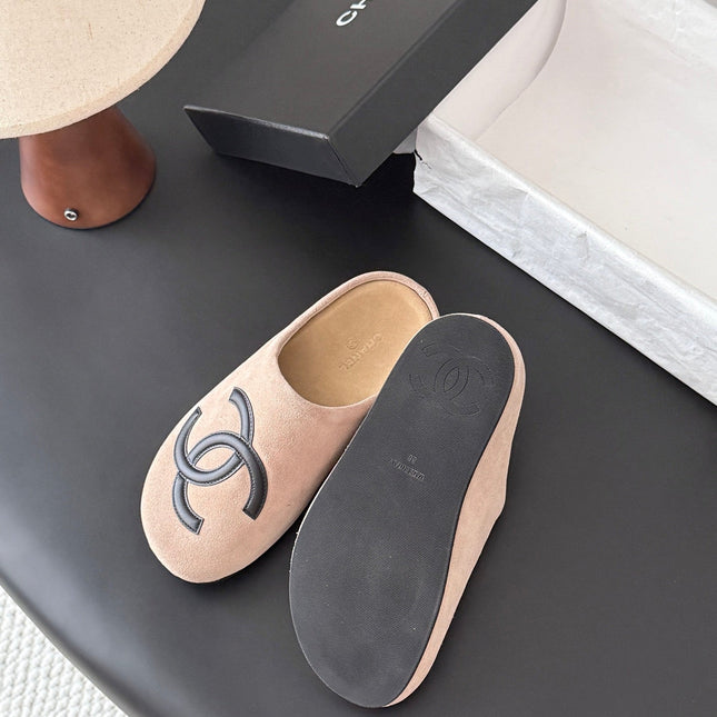 CHANEL 26S MULES IN BEIGE SUEDE ROUND TOE