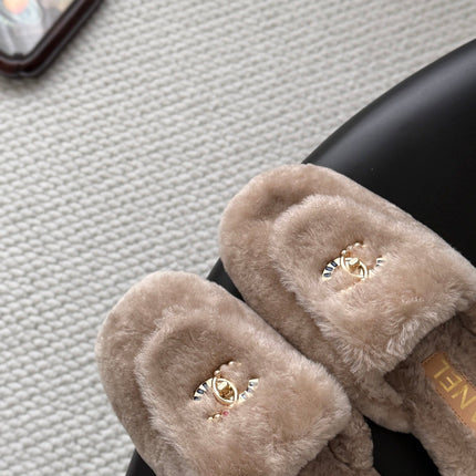 CHANEL 26S MULES IN BEIGE SHEARLING LINING