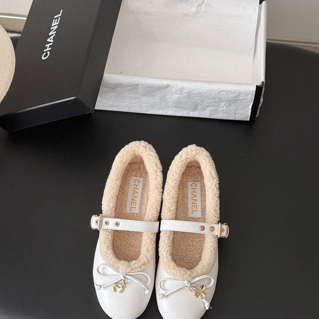 CHANEL 26S MARY JANE FLATS IN WHITE LAMBSKIN AND SHEARLING