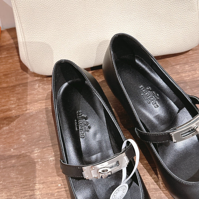 HM KIARA FLAT PUMP IN BLACK CALFSKIN