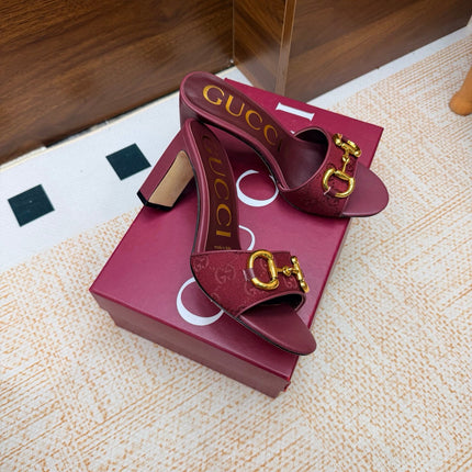 GUCCI 26S HORSEBIT HEEL SANDALS 85 MM IN DARK RED GG CANVAS