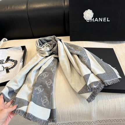 CHANEL 26S SCARF 140 IN SILK AND CASHMERE 510942