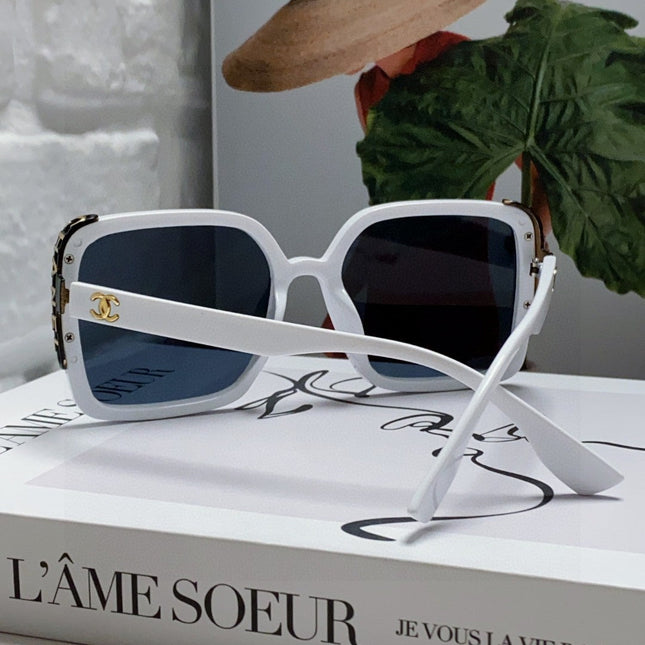 CHANEL 26S OVERSIZED SQUARE SHAPE IN ACETATE 399824