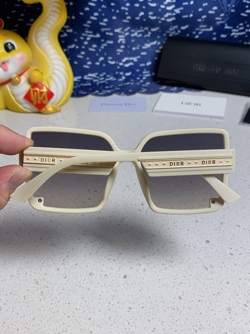 26S SQUARE FRAME IN ACETATE 406557