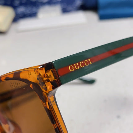 GUCCI 26S SQUARE FRAME IN ACETATE 424599