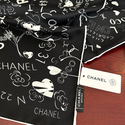 CHANEL 26S SCARF 90 IN SILK 311894