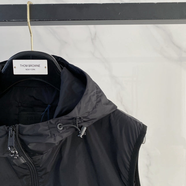PRADA 26S SLEEVELESS HOODED JACKET 786