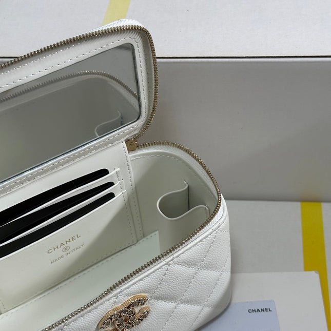 VANITY CASE 17 CRYSTAL STUDDED LOGO IN WHITE CALFSKIN GOLD HARDWARE