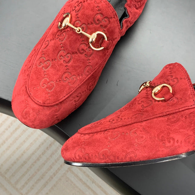 GUCCI 26S LOAFERS IN RED SUEDE WITH GOLD HARDWARE