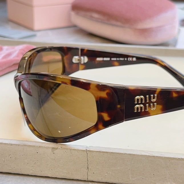 MIUMIU 26S OVERSIZE RECTANGULAR FRAME IN ACETATE 426263